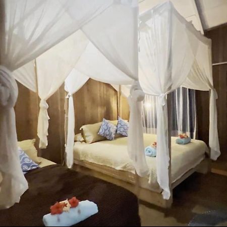 Mentawai Surf Camp Hotel Muarasiberut Bagian luar foto